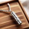 Collana Pendente Cavo in Argento Antico per Conservare le Scritture Design a Vite Inciso Include Rotolo di Preghiera Cinturino in Pelle