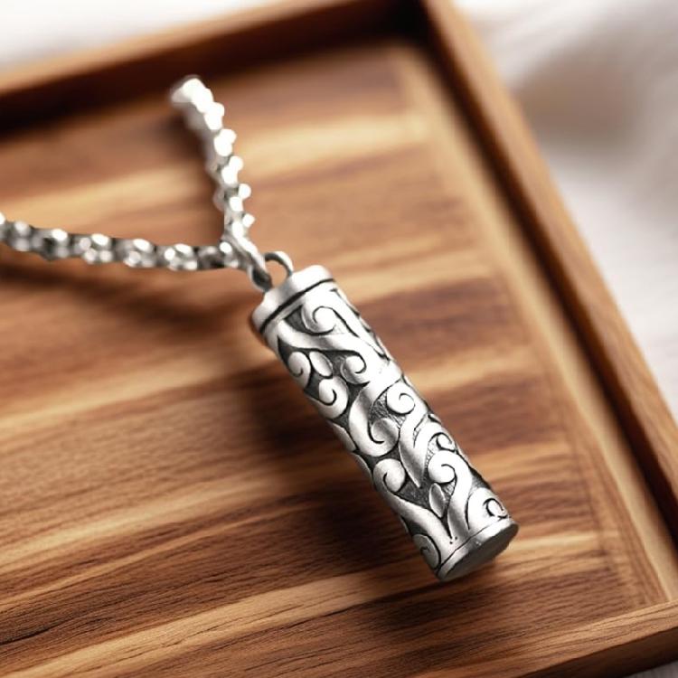 Collana Pendente Cavo in Argento Antico per Conservare le Scritture Design a Vite Inciso Include Rotolo di Preghiera Cinturino in Pelle