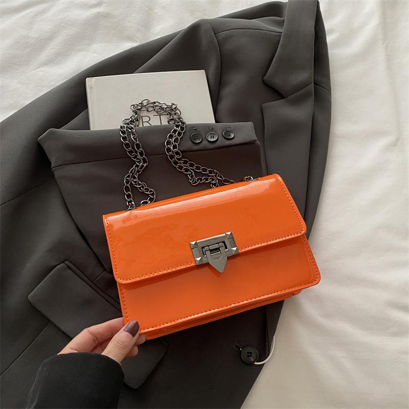 This year's popular solid color versatile messenger bag women's 2025 new bag fashion chain shoulder small square bag