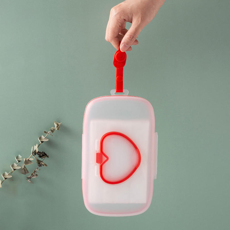 1PC PP Material Portable Heart-Shaped Wet Wipe And Mask Storage Box with Snap Closure for Kids Travel Tissue Holder