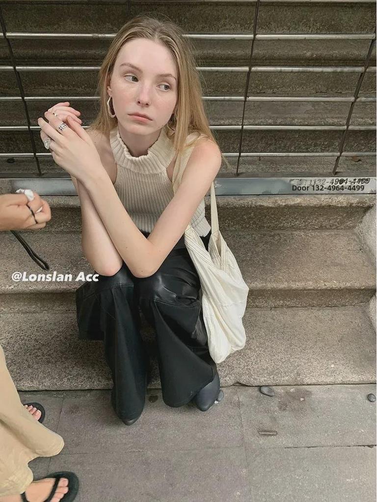 Blogger's Wave Glossy Big Earrings: High-End, Niche Style Circle Earrings for Women