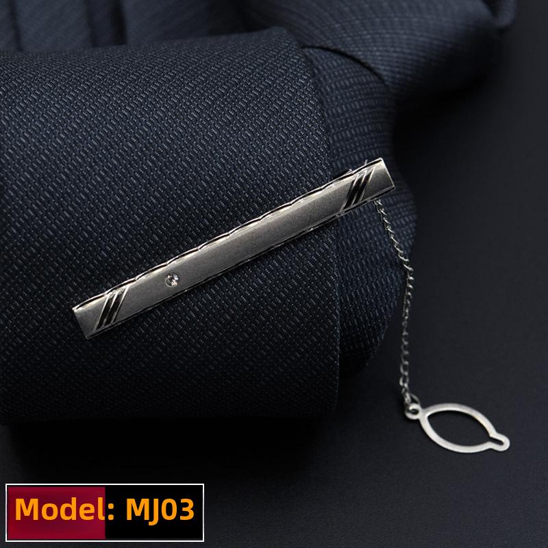 Silberne Krawattenklammer für Herren – formelles, schlichtes, professionelles Accessoire