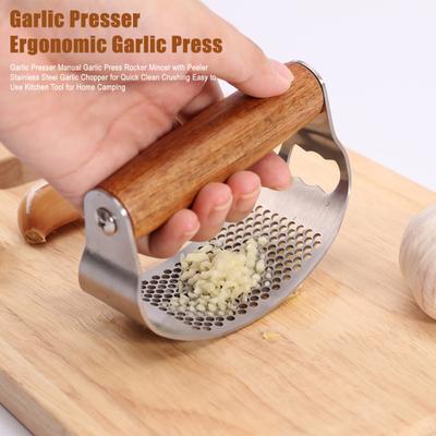 Garlic Presser Manual Garlic Press Rocker Mincer with Peeler Stainless Steel Garlic Chopper for Quick Clean Crushing Easy To Use Kitchen Tool for