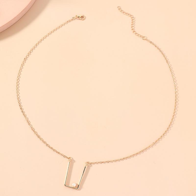 Multi-layer Pearl Necklace: Creative European & American Alloy Geometric Design Clavicle Chain