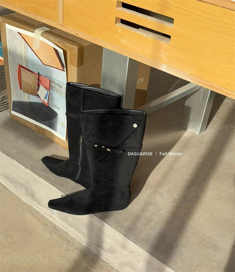 2025 new fashionable fine boots autumn and winter thin belt square suede inner height increase high boots but knee boots women's shoes