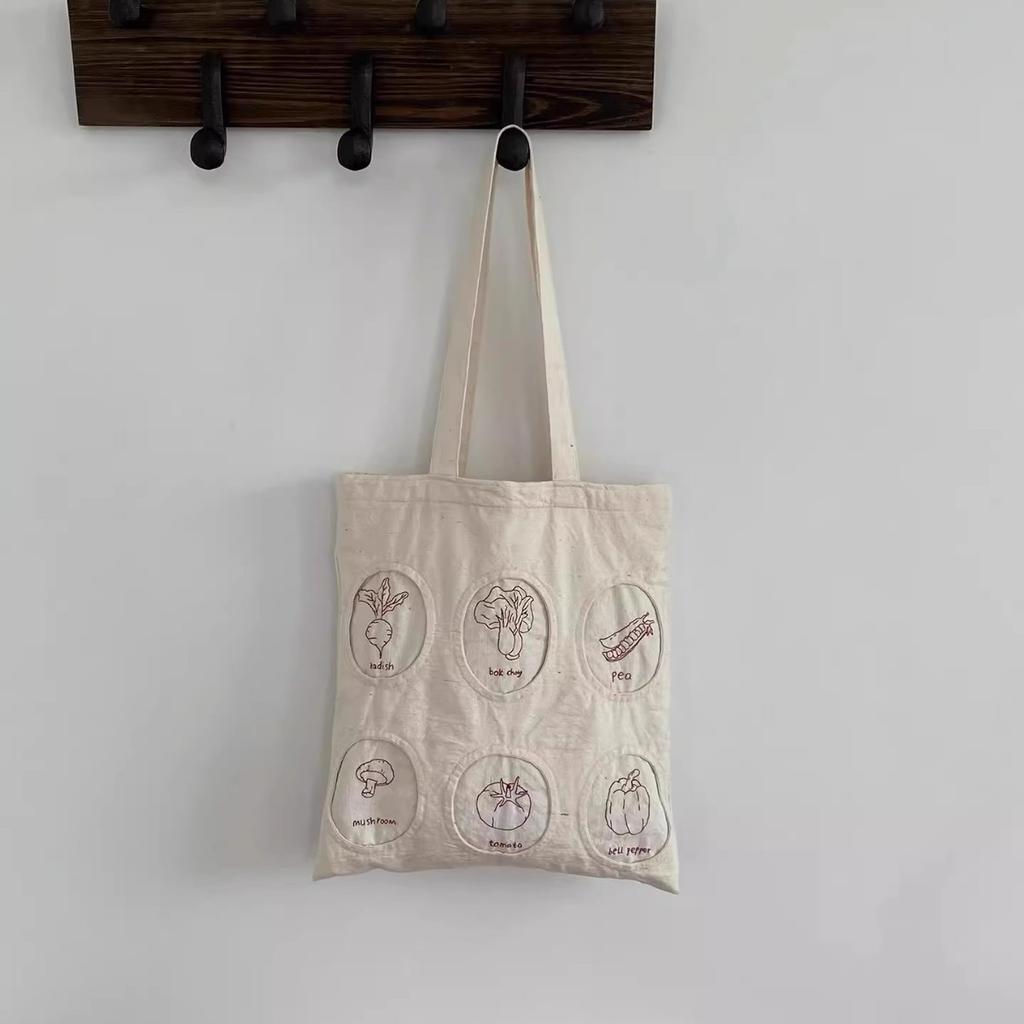 Large-capacity shoulder bag, students commute to class, new niche design, embroidered canvas bag for women