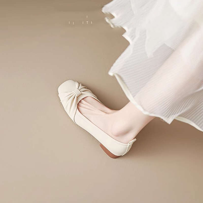 Soft-soled small fragrant style Mary Jane shallow mouth single shoes women's 2025 spring new one-pedal ballet shoes French ladle shoes