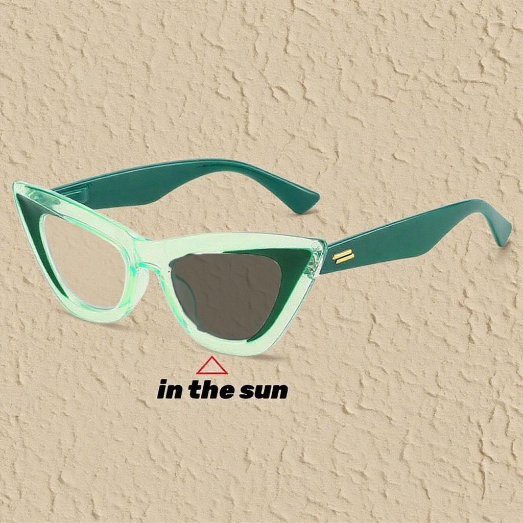 Transparent Candy Color Photochromic Myopia Glasses for Women and Men Fashion Triangle Frame Color Changing Eyeglasses Diopter