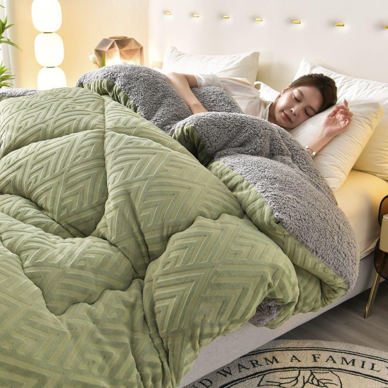 Super Warm Lamb Cashmere Quilt Winter Blanket Velvet Fabric Quilts Thickened Comforter Core Queen Full Size Weighted Blankets