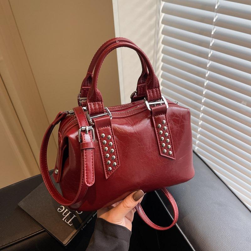 Retro small bag women's autumn and winter versatile new fashion messenger bag simple portable pillow bag