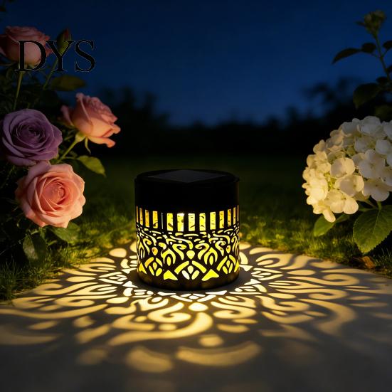 Year-round Outdoor Lighting Decorative Solar Lights Metal Hollow Pattern Step Wall Weather-Resistant Landscape Lamp Waterproof Fence for Garden