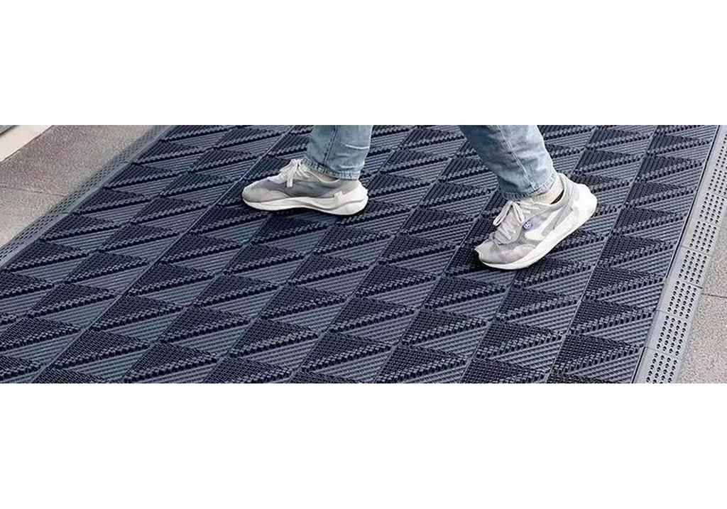 Interlocking Non-Slip Outdoor Entrance Mat for Commercial Use