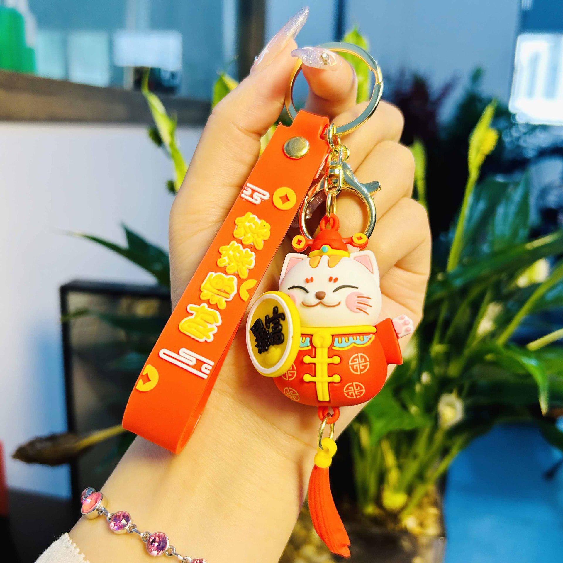 Подвеска-брелок «Счастливый кот» с символикой удачи – Подарочное украшение для ночного рынка