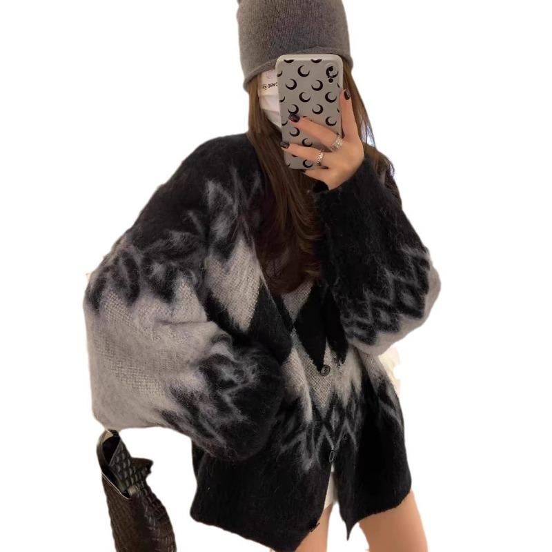 Spring new loose lazy style retro diamond color matching knitted cardigan soft waxy sweater jacket women