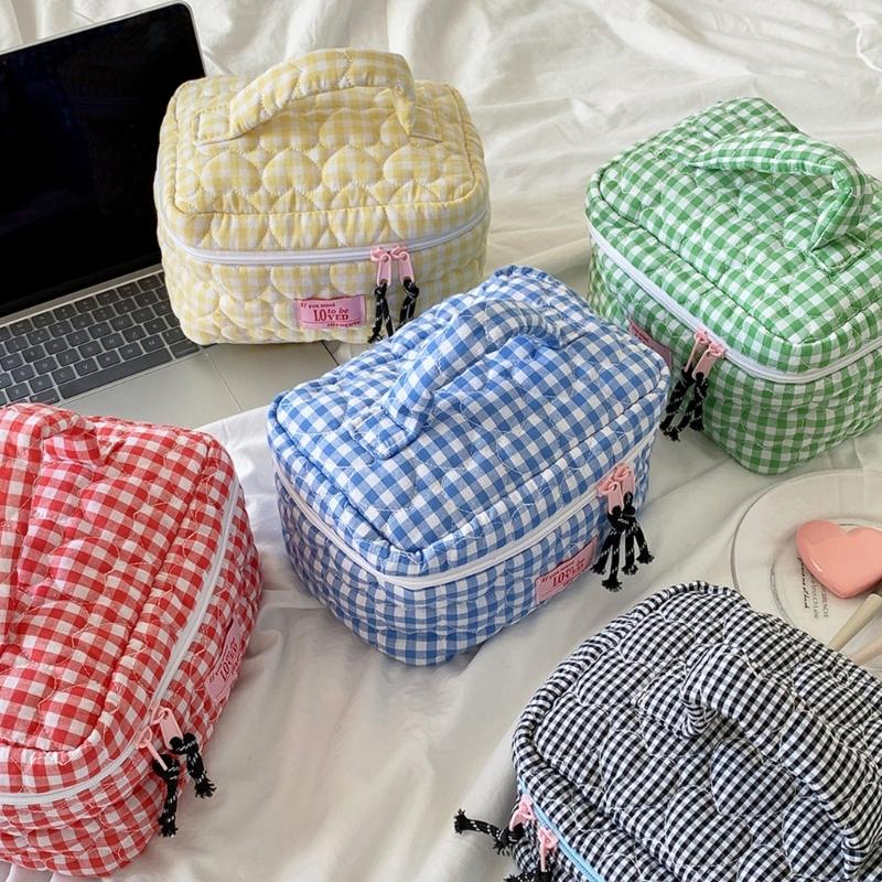 For Travel And Gym Use Convenient Hand Carry Plaids Cosmetic Storage Bag Large Capacity Quilted Heart Embroidery