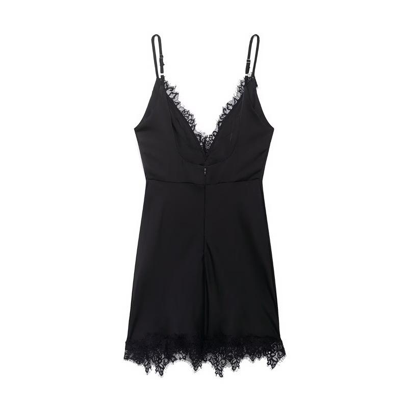 Winter 2025 Niche Women's Lace Slimming Camisole Dress.