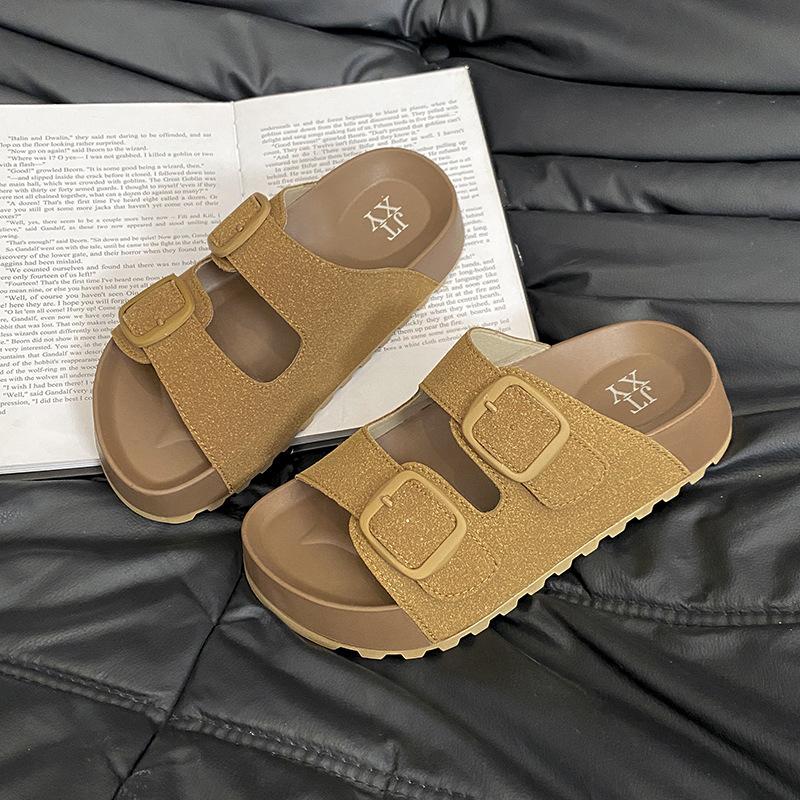 Thick-bottomed retro slippers women's 2025 summer new outer wear fashionable and versatile one-word beach vacation sandals