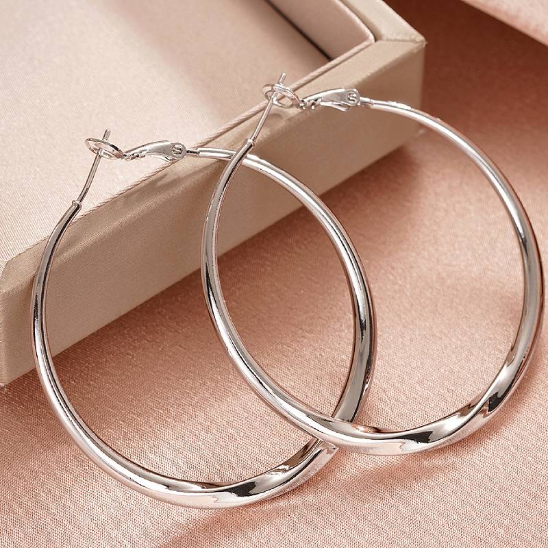 

Huitan Versatile Women Circle Simple Daily Party Lady Accessories Copper Color/Gold Color Metal Fashion Zircon for Wedding