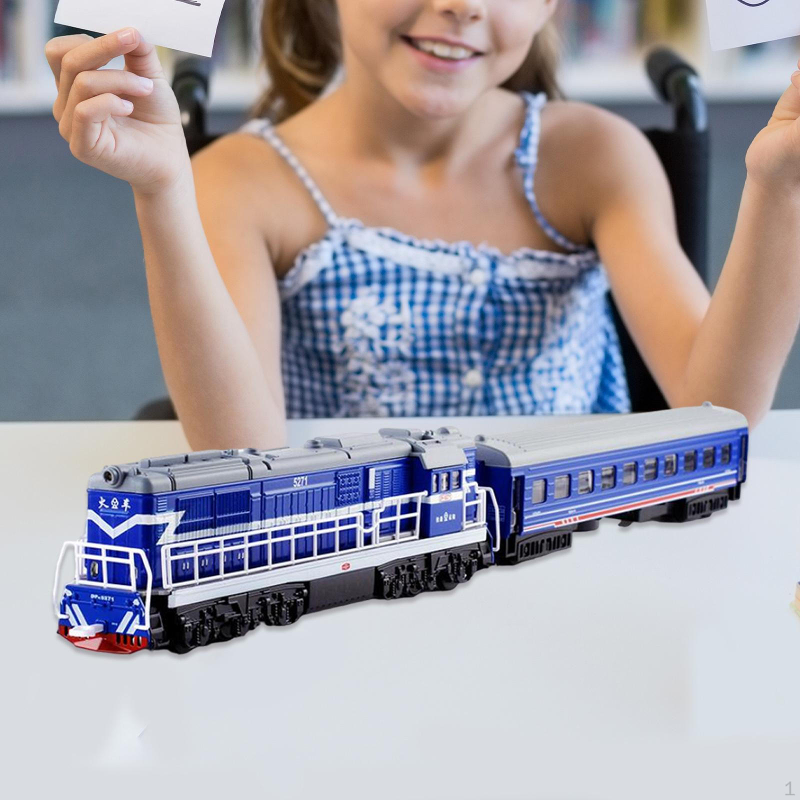 

Миниатюрная модель поезда для всех возрастов. В комплект входят интерактивные функции. синий