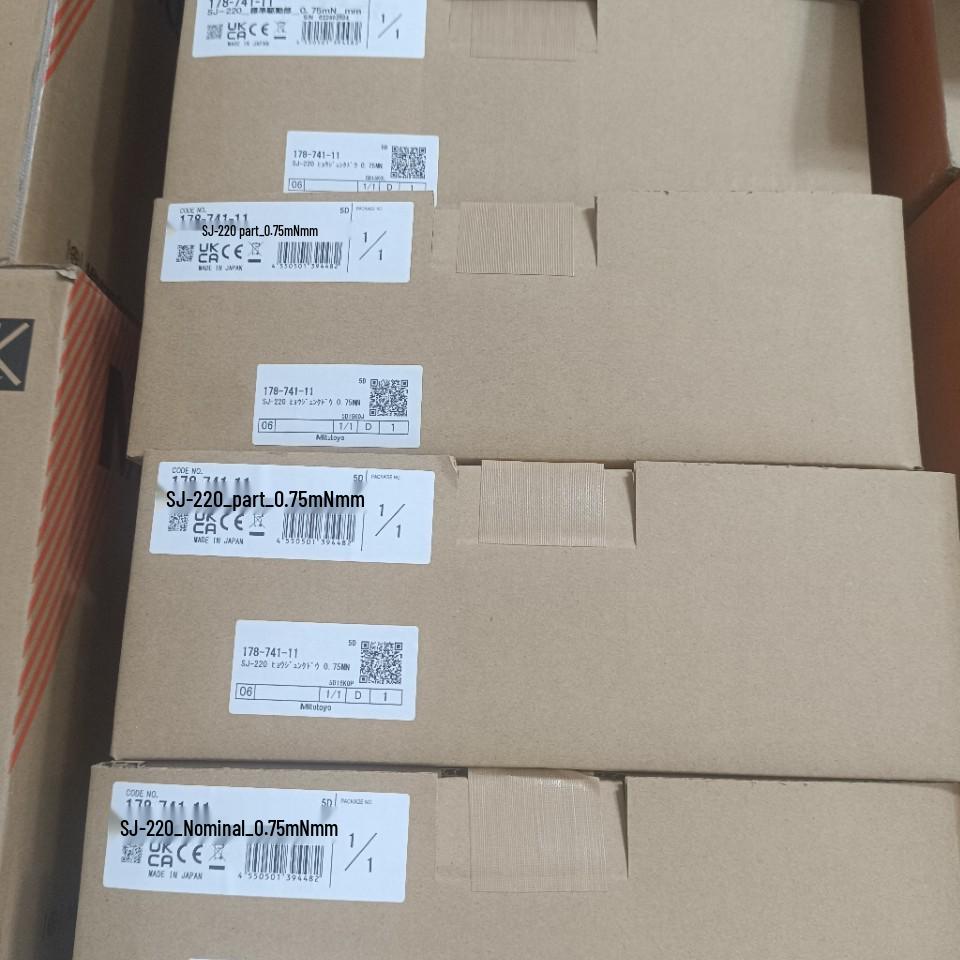 Mitutoyo SJ-220 Portable Surface Roughness Tester 0.75mN