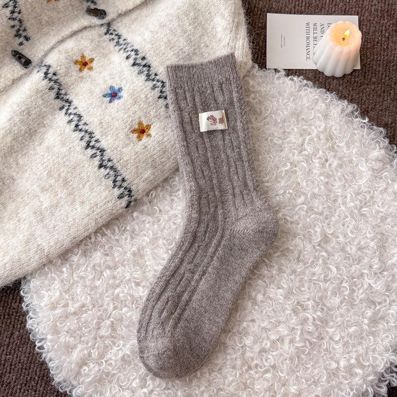 Women'S Autumn And Winter Thick Socks With Warm Midsole Cute And Fashionable Solid Color Sweat Absorbing And Odor Proof Socks