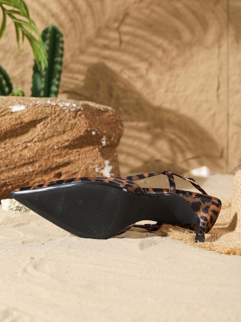 2025 Leopardí potisk Špičaté jehlové podpatky - Retro nízký módní styl pro běžné nošení venku