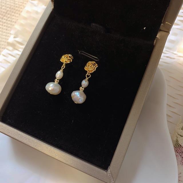 Natural freshwater pearl stud earrings for women's niche and small design sense S925 silver needle simple earrings rose flower language series