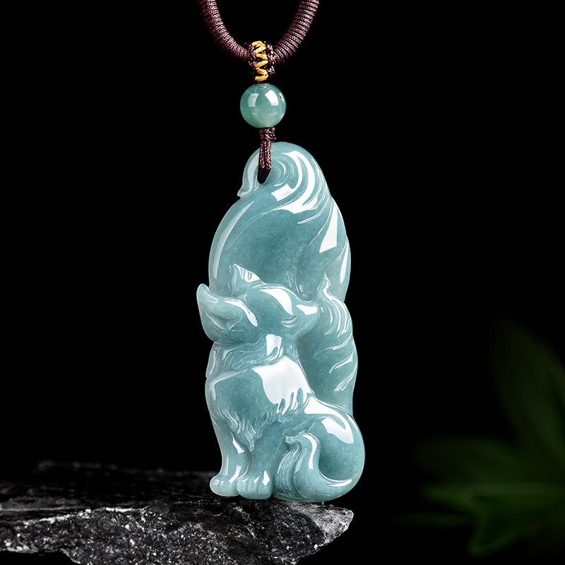 A-Note Natürlicher Blauer Jade Neunschwänziger Fuchs Anhänger mit Jadeblume, Damenstil
