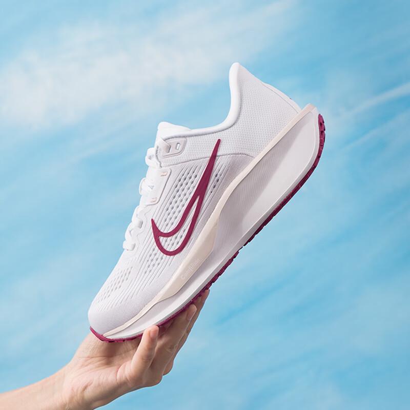 Nike Women's WMNS Quest 6 Running Shoes
