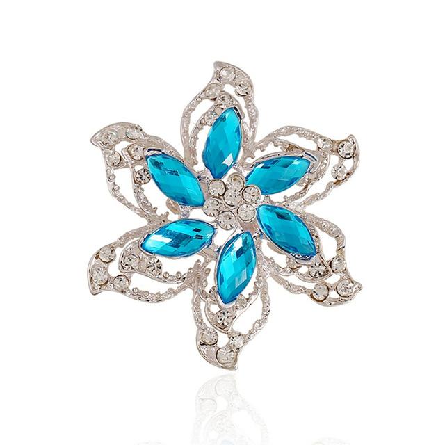 High End Exquisite Craftsmanship Pin Brooch European American Fashionable Three Layer Hollow Three Dimensional Pearl Flower Alloy Metal BroochFlower