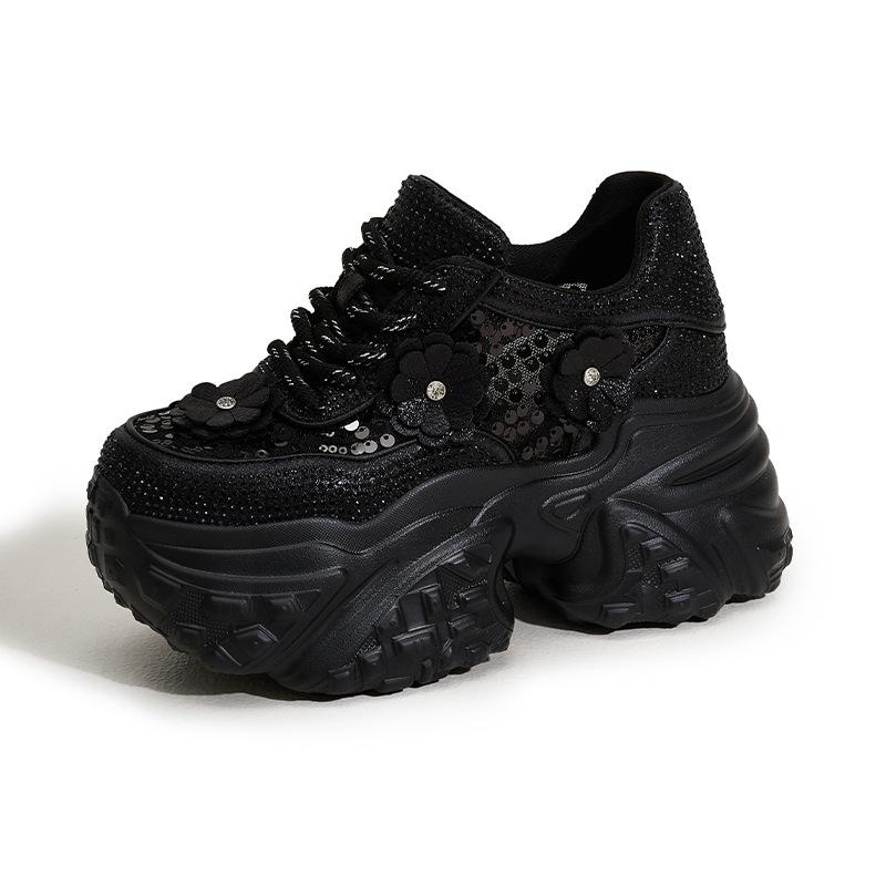 

Женские кроссовки «папины кроссовки» на толстой подошве с внутренней танкеткой, увеличивающие рост, популярны летом, туфли-сетка с вырезами и стразами, универсальные сандалии 39 чёрный