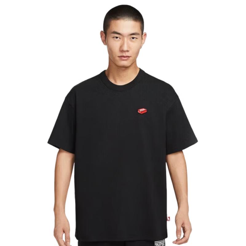 

Nike Men s Embroidered Shoebox Logo Short Sleeve T-Shirt M