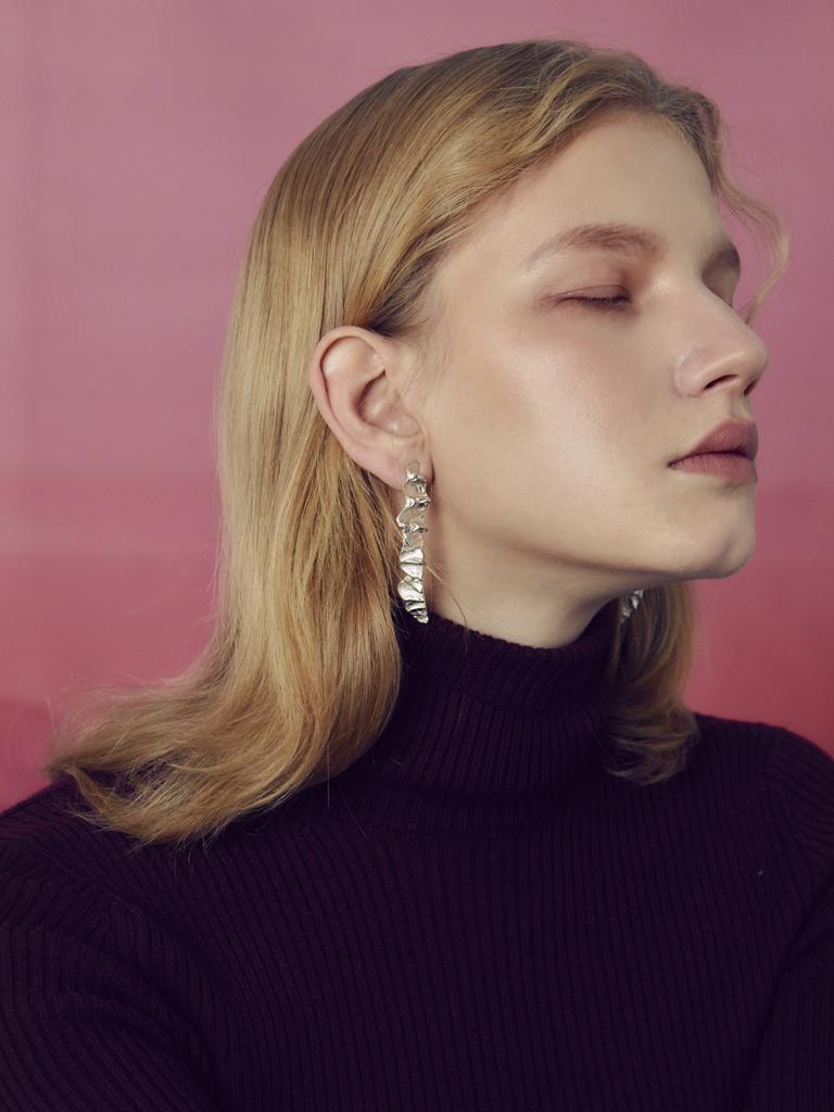 Ohrlin Twist Long Earring