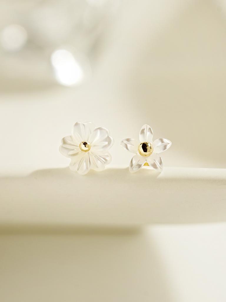 Minimalpiercing 14K Mother-Of-Pearl Flower Piercing Earrings