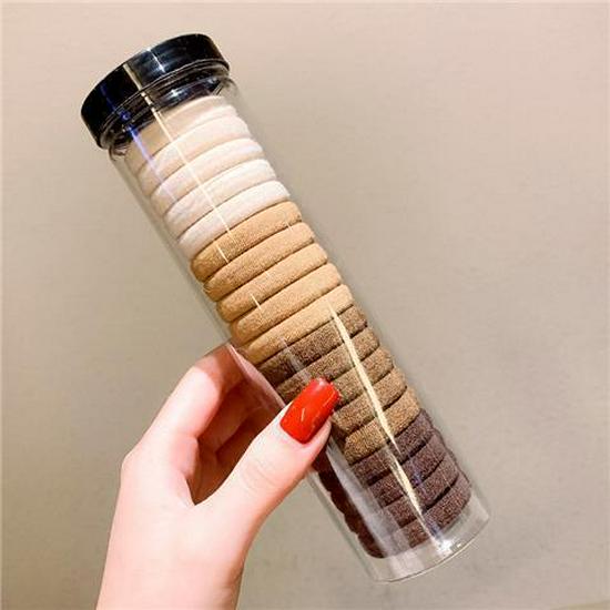 

Резинка для высокого хвоста - модный аксессуар для волос 2023 года