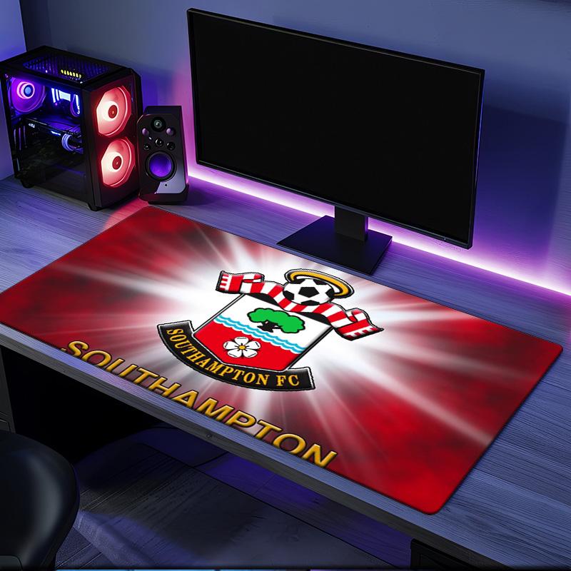 Southampton Football Crest mouse pad, rubber base, esports desk mat, mouse pad for gamers and office use, gaming desk , easy to clean mat