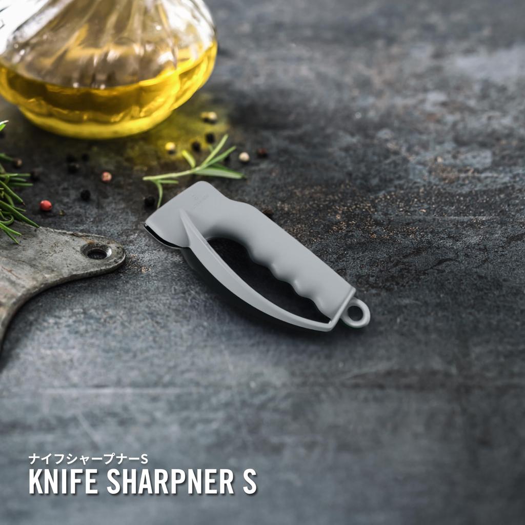 VICTORINOX Knife Sharpener Compact Sharpener that Easily Sharpens Straight and Wavy Edges in One Step S, [Product Code 7.8714]