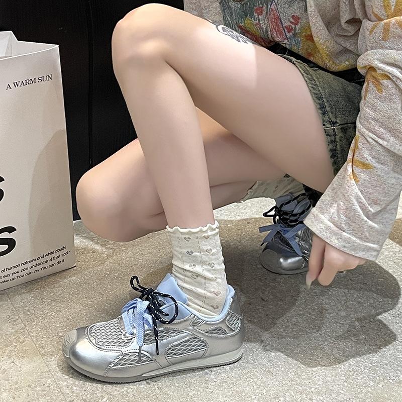 

Легкие и модные дышащие сетчатые немецкие тренировочные туфли на плоской подошве женские 2025 осень новые универсальные повседневные спортивные туфли на плоской подошве 40 серебряный