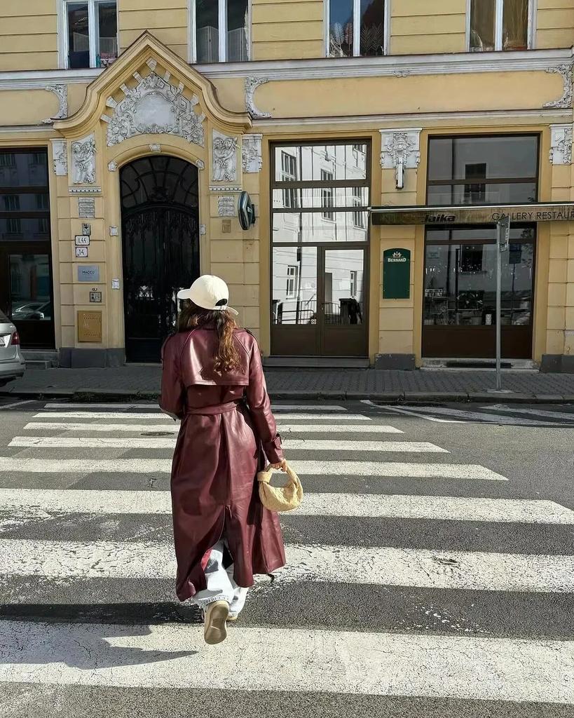 Damen Burgunder Leder Trenchcoat Handgefertigt Stilvoll Lammleder Echt Lässig Weiche Passform