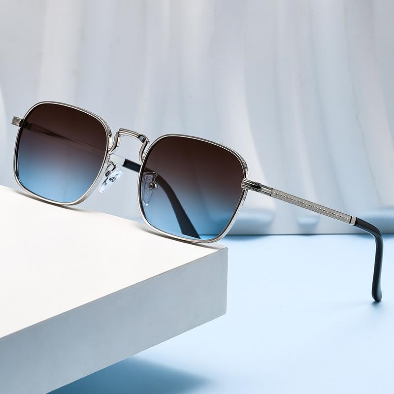 

New Fashion Square Sunglasses Women Classic Brand Design Luxury Metal Vintage Sun Glasses Female Oculos De Sol UV400 Eyewear