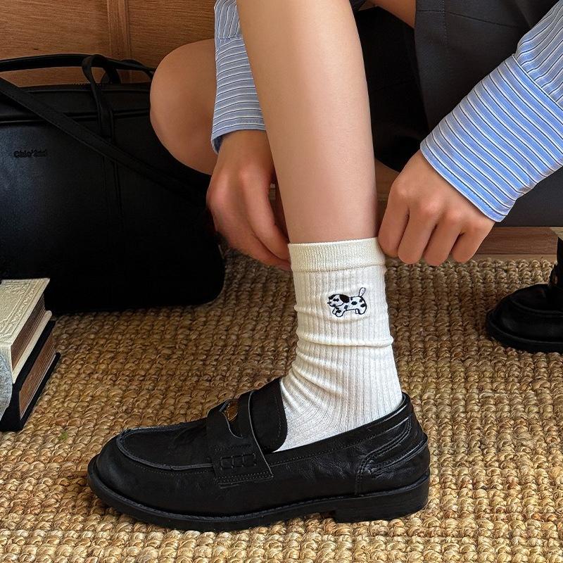 White Puppy Socks for Women In Autumn and Winter, Solid-colored Cotton Socks, Cute Cartoon Embroidered Boneless Mid-calf Socks for Women
