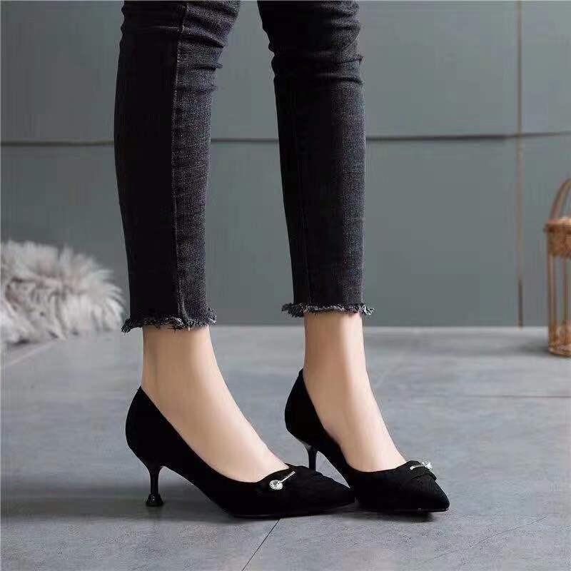 

High heels women s 2025 spring and autumn new French shoes women s thin heels versatile small fragrant style middle heel with skirt fairy single shoes 34