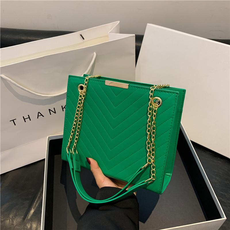 Schicke PU-Ledertasche mit Kettenriemen Stilvolles gestepptes Design für den täglichen Gebrauch