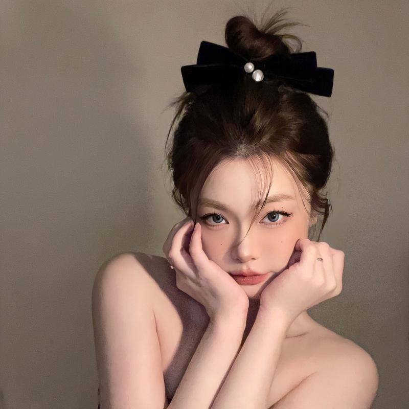 2Pcs Graceful Retro Black/Red Velvet Bow Clip Elegant Two-Piece School Party Duckbill Clip For All Seasons Hair Accessories
