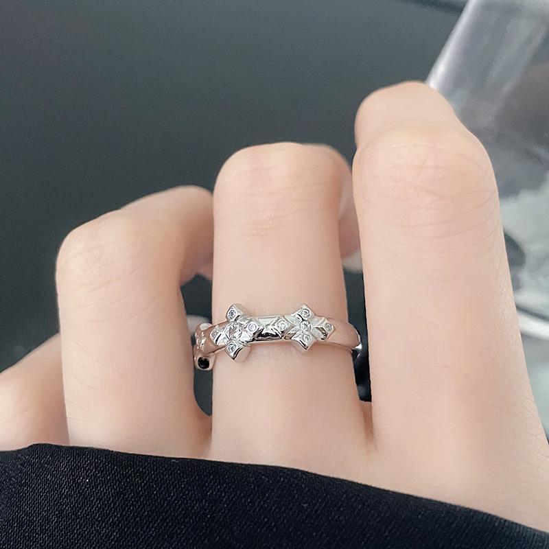 Cold Wind Tetragonal Star Ring Female Niche Design Gam Tide Jewelry Personalized Fashion Couple Ring High Sense