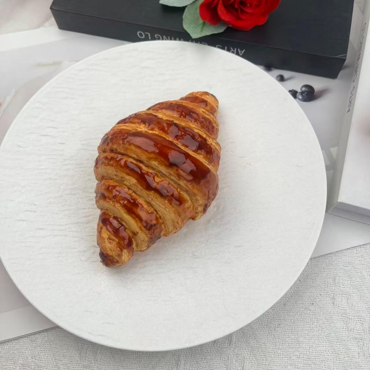 

1 artificial Fruit Cake Disguised Packaging Accessories imitating The Real Effect For Baking Display