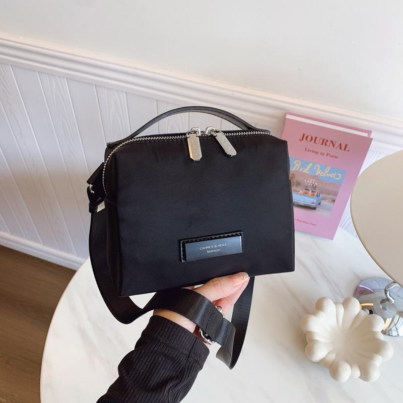 Small Bag Women's New Niche Lightweight Small Square Bag Fashionable Versatile Shoulder Messenger Bag