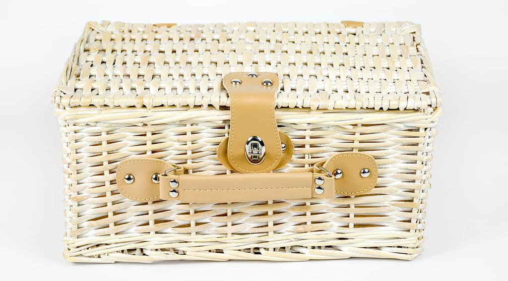 Wicker Picnic Basket with Thermal Bag and Cutlery for 2 People, a Practical Gift