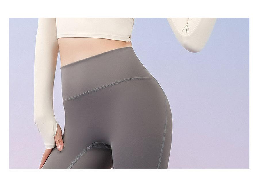 Women's Two-Piece Fitness Yoga Top with Removable Chest Pad and Buckle