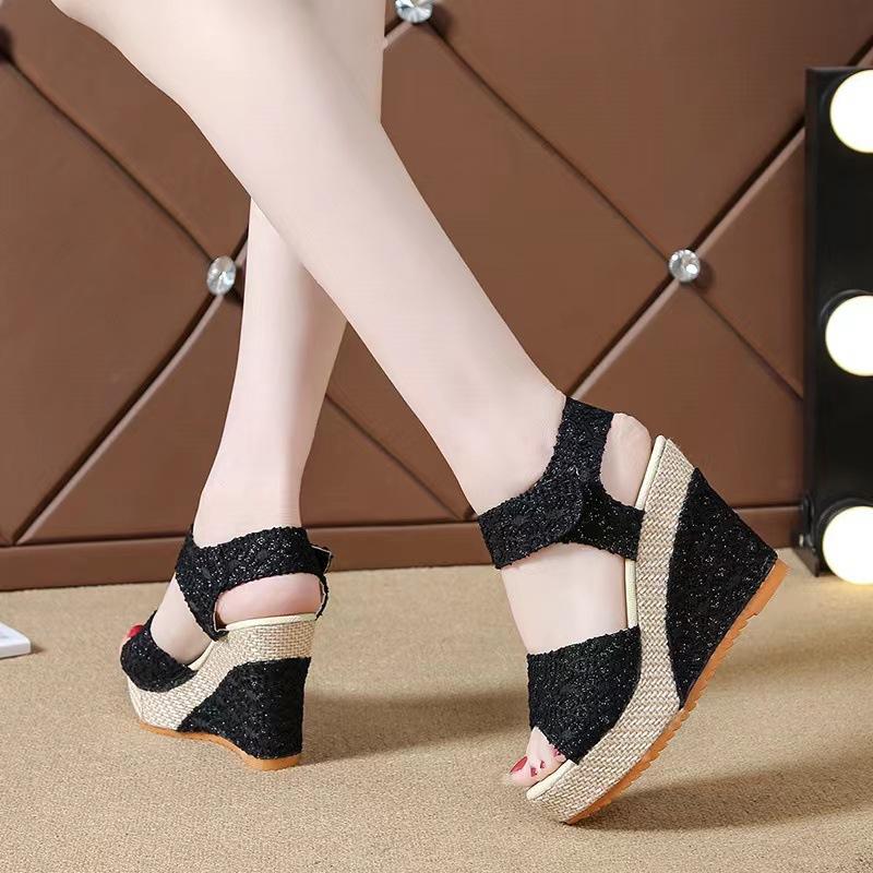 2025 estate nuove zeppe europee e americane sandali a bocca di pesce da donna casual muffin con suola spessa tacco alto velcro scarpe da donna